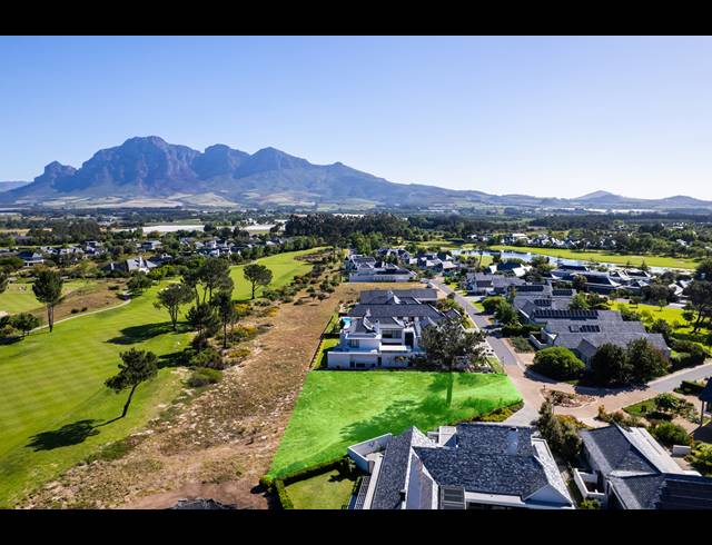1,386M² VACANT LAND FOR SALE IN PEARL VALLEY GOLF & COUNTRY ESTATE